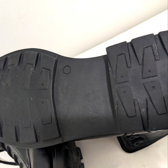 Waterproof lace up boots - Picture 9 of 10